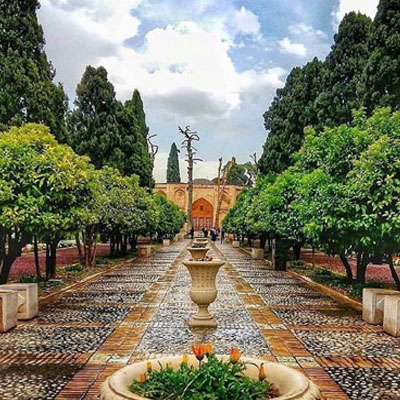 باغ جهان نما از قدیمی‌ترین باغ‌های ایران، ملقب به باغ وکیل در دوره زندیه